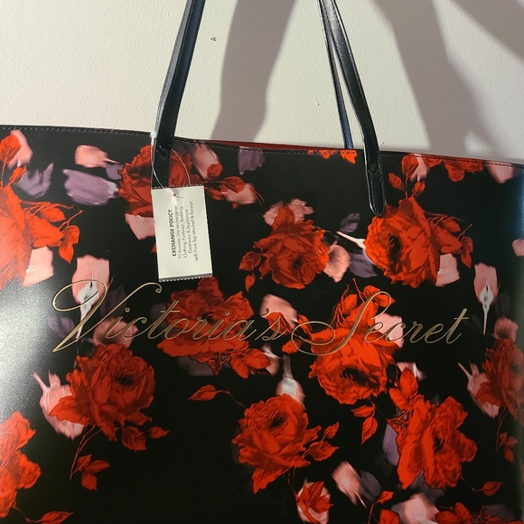 Victoria - Picture 4 of 4